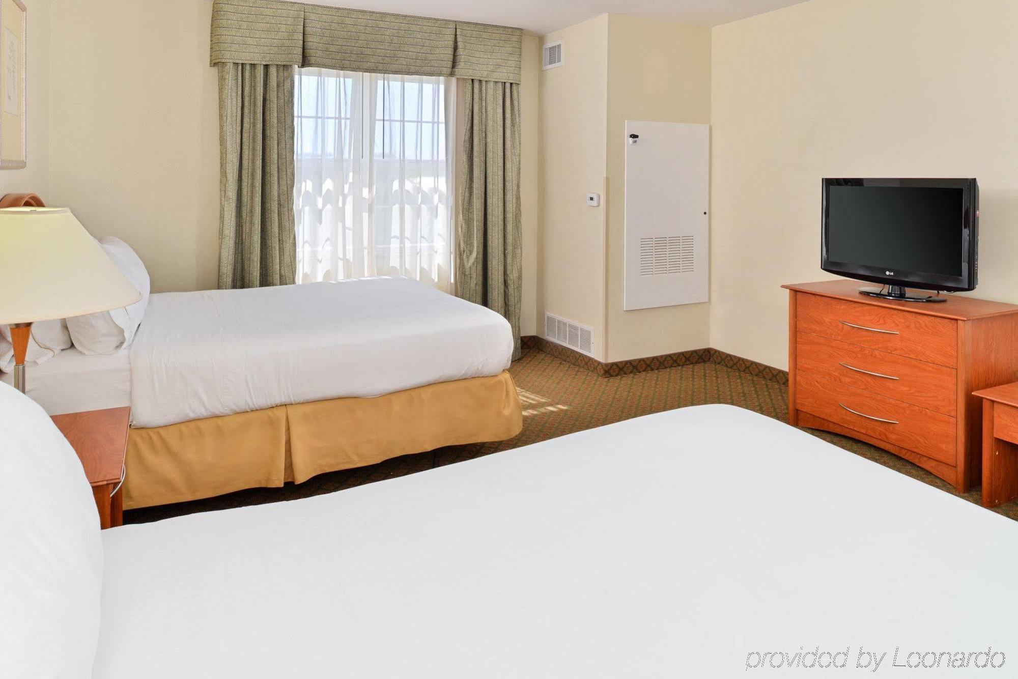 Holiday Inn Express Hotel & Suites Southfield - Detroit, An Ihg Hotel מראה חיצוני תמונה