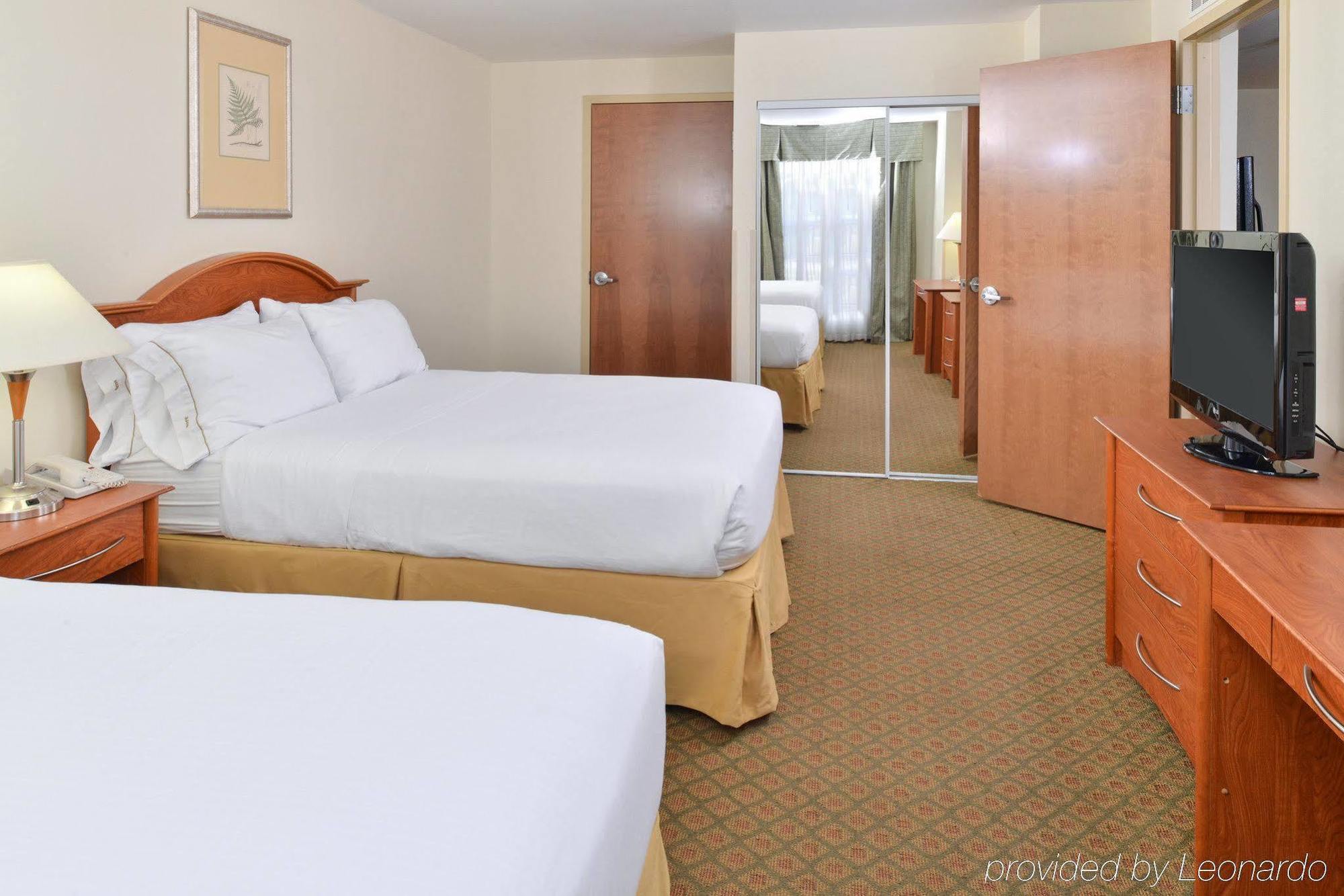 Holiday Inn Express Hotel & Suites Southfield - Detroit, An Ihg Hotel מראה חיצוני תמונה
