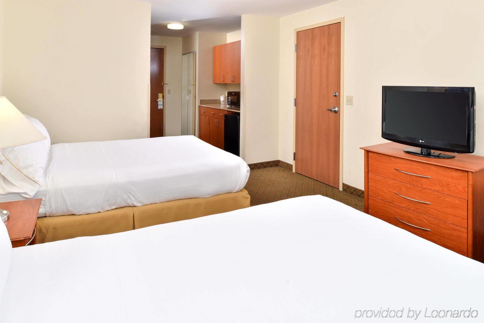 Holiday Inn Express Hotel & Suites Southfield - Detroit, An Ihg Hotel מראה חיצוני תמונה