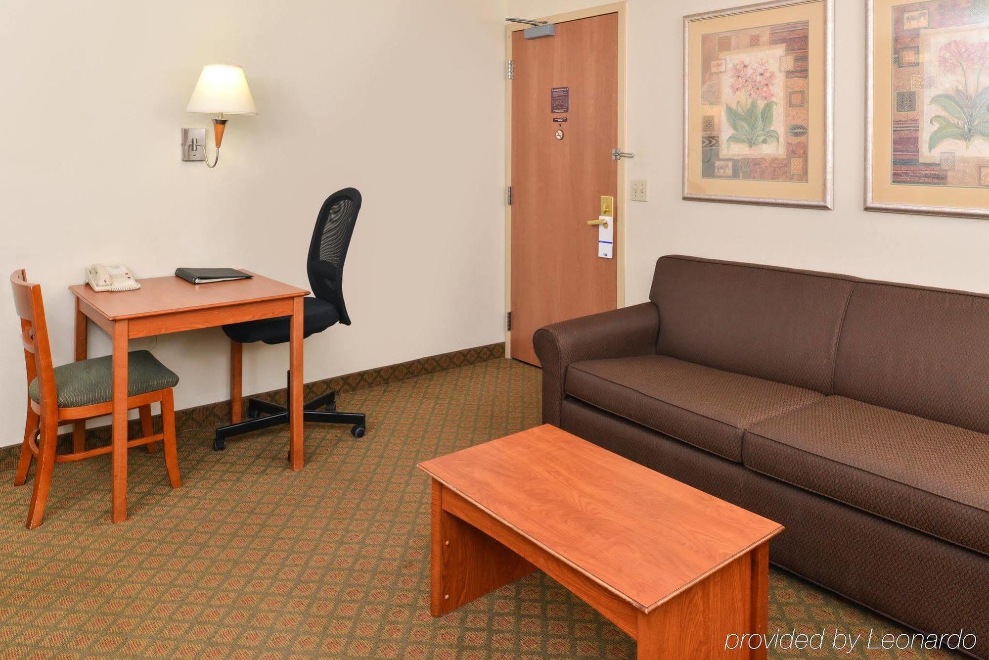 Holiday Inn Express Hotel & Suites Southfield - Detroit, An Ihg Hotel מראה חיצוני תמונה