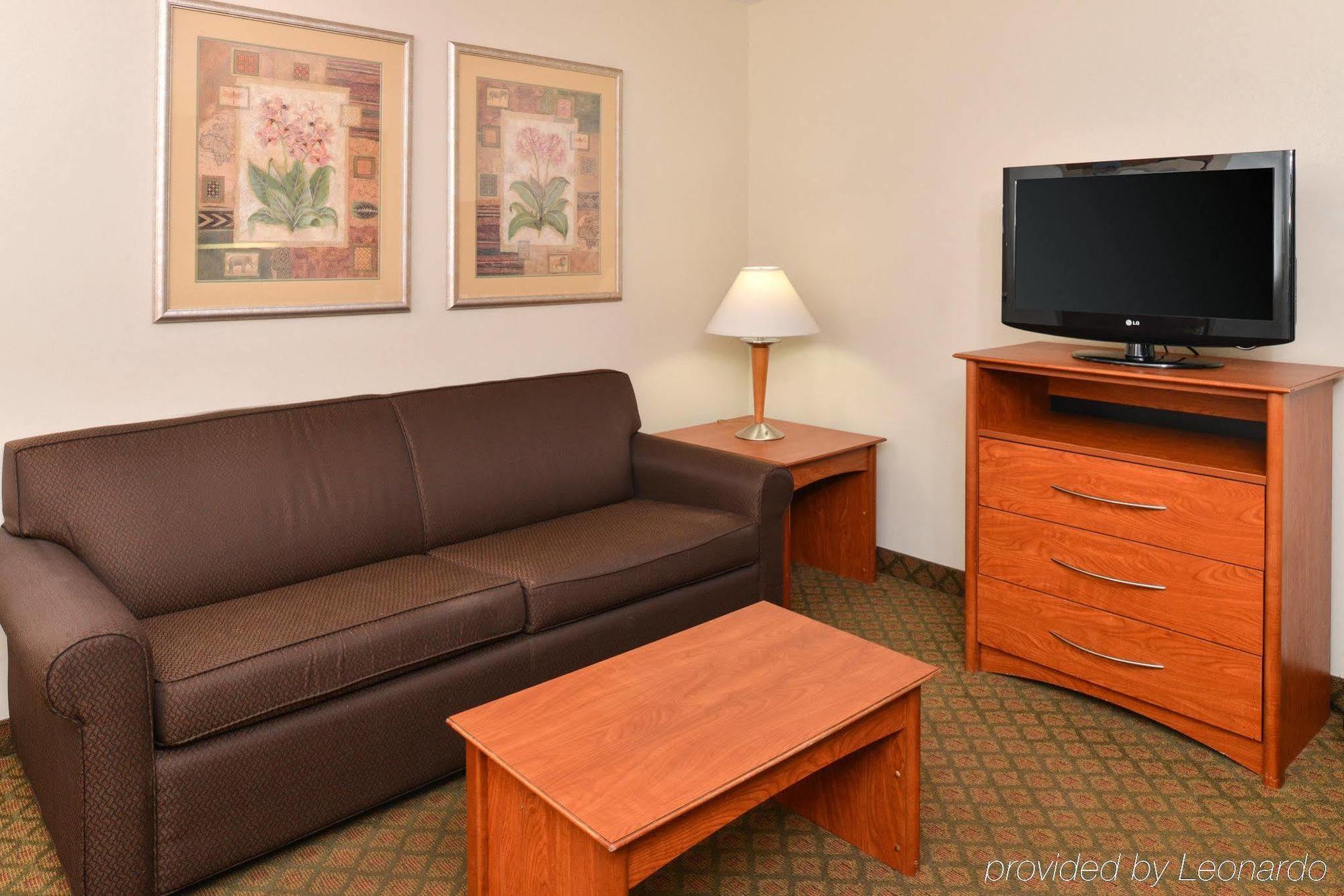 Holiday Inn Express Hotel & Suites Southfield - Detroit, An Ihg Hotel מראה חיצוני תמונה