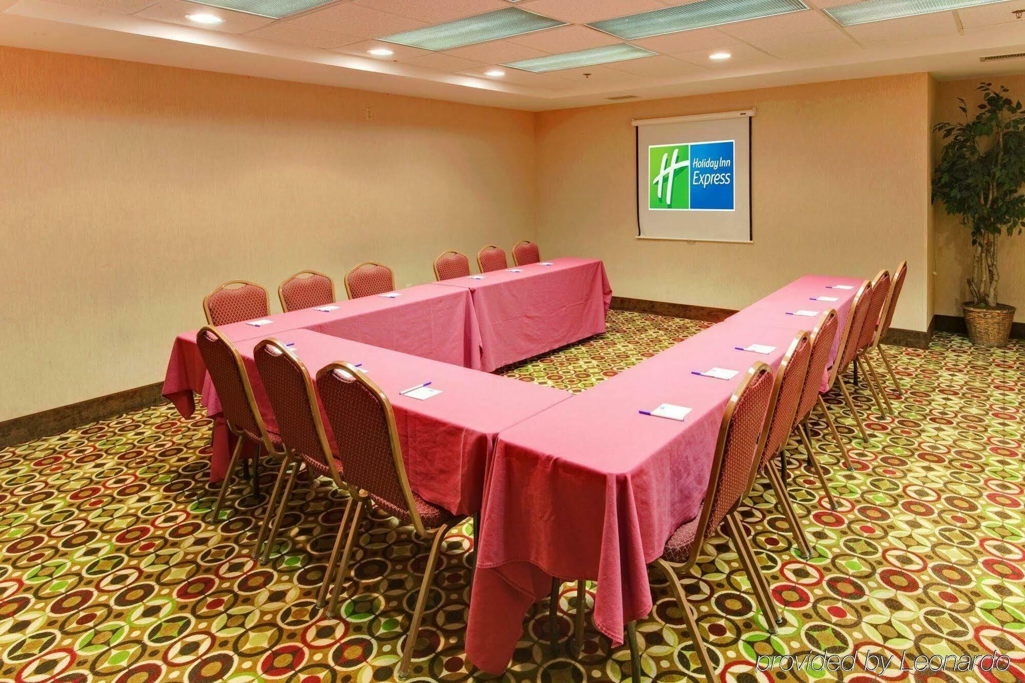 Holiday Inn Express Hotel & Suites Southfield - Detroit, An Ihg Hotel מראה חיצוני תמונה