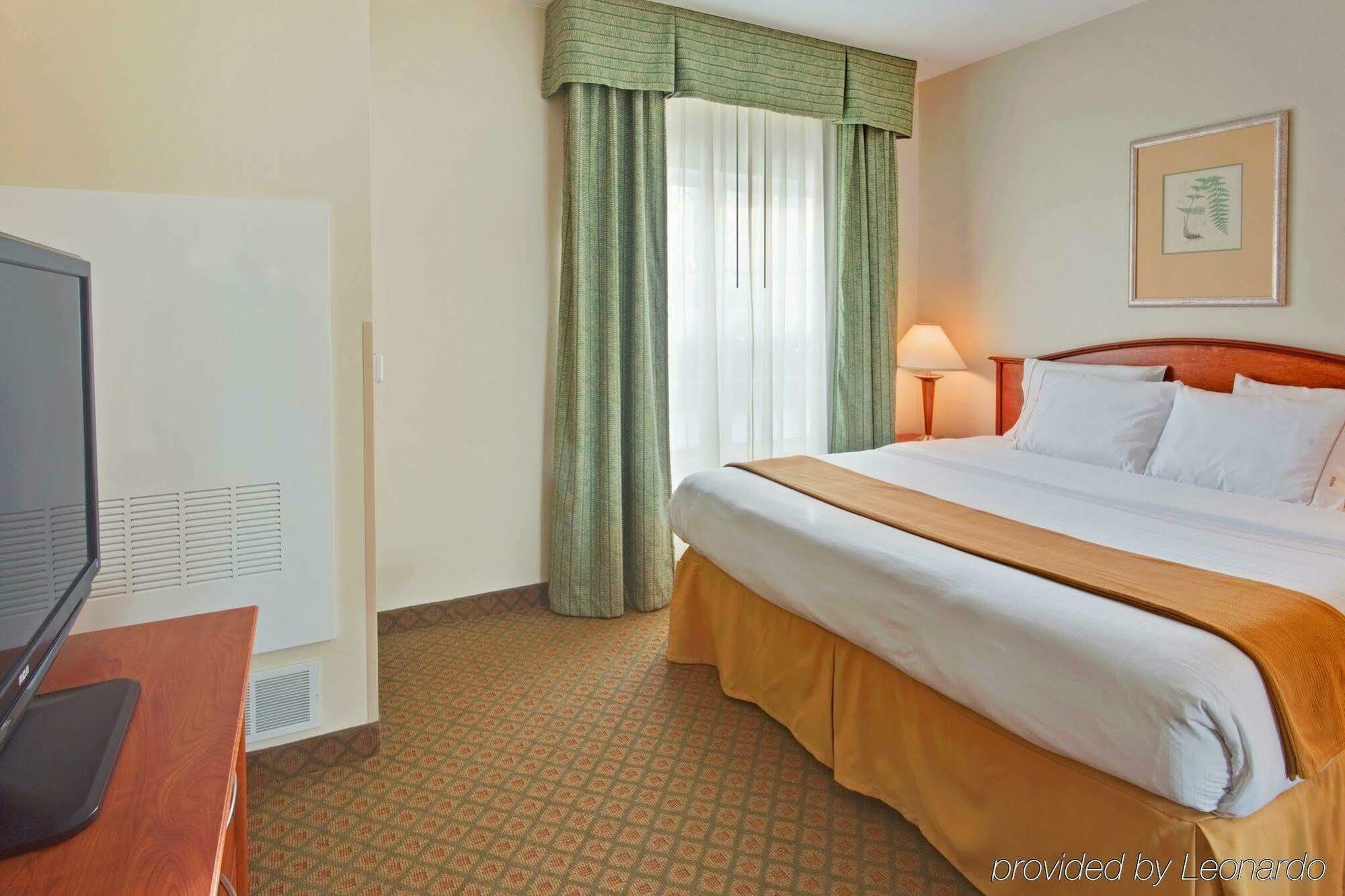 Holiday Inn Express Hotel & Suites Southfield - Detroit, An Ihg Hotel מראה חיצוני תמונה