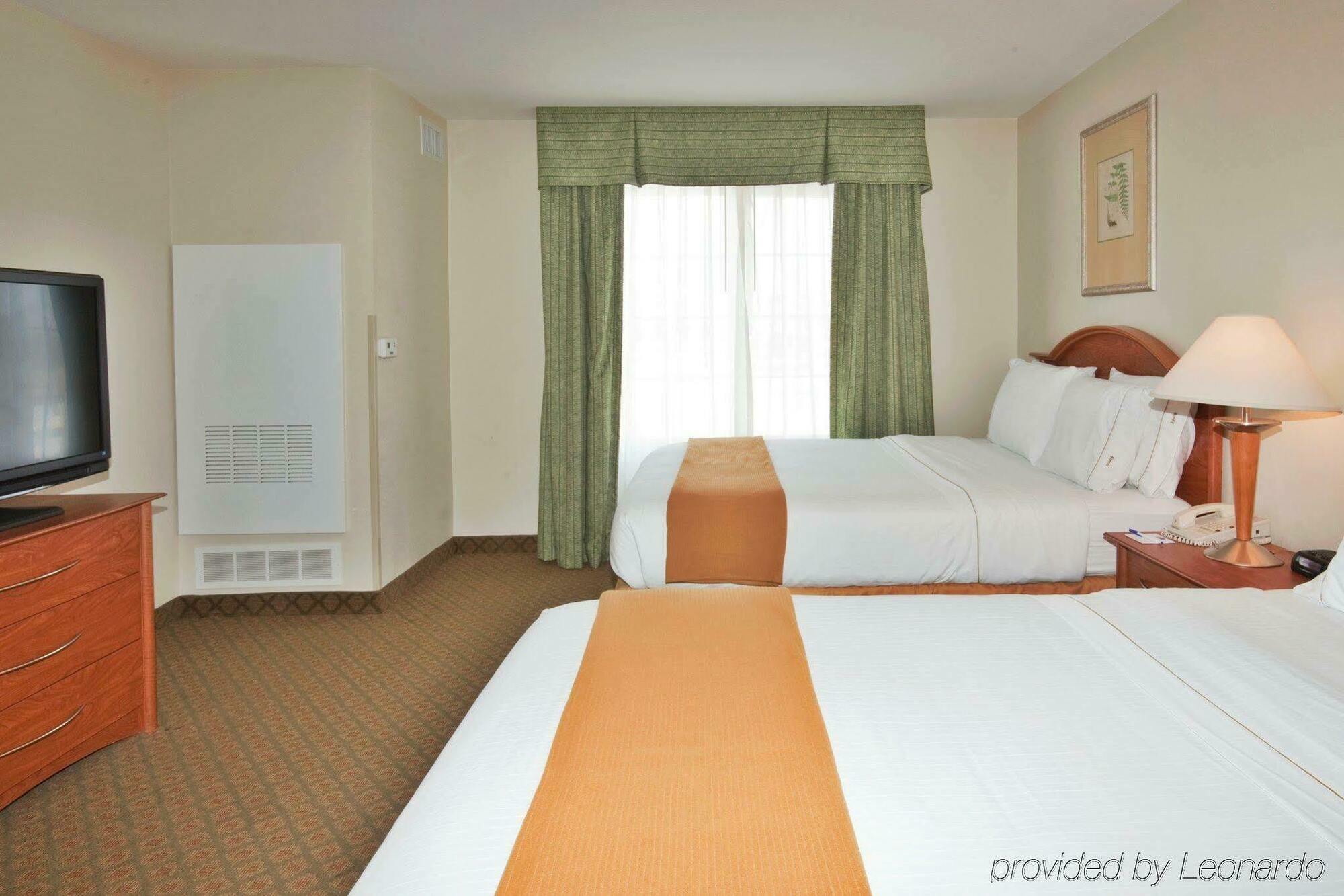 Holiday Inn Express Hotel & Suites Southfield - Detroit, An Ihg Hotel מראה חיצוני תמונה